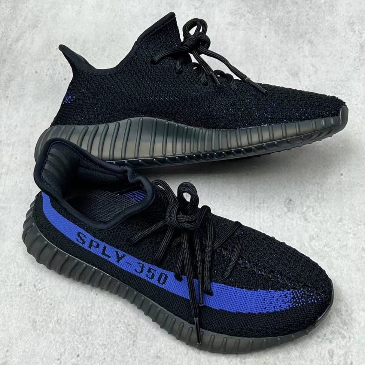 YEEZY 350 Sneaker – Lux Collective